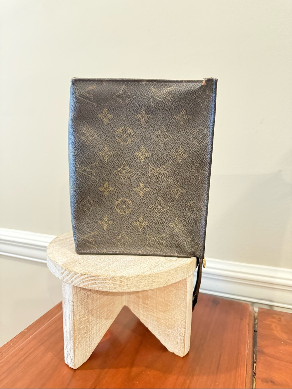 2 Day Sale! - Authentic Louis Vuitton Monogram Toiletry Pouch w/COA - Picture 4 of 10